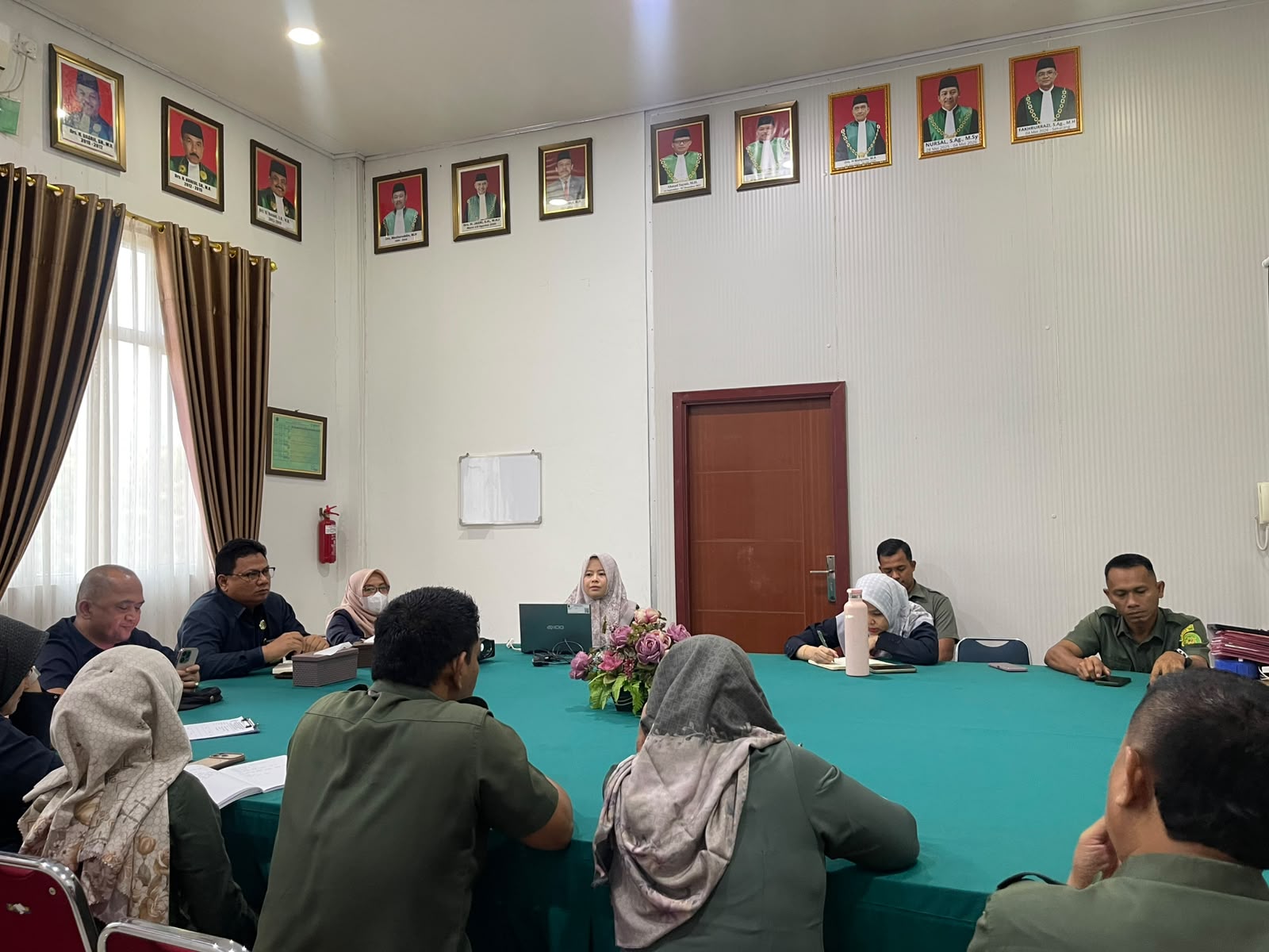 RAPAT MONITORING DAN EVALUASI KESEKRETARIATAN TRIWULAN III: PA BATAM PERKUAT KOORDINASI DAN KUALITAS KINERJA