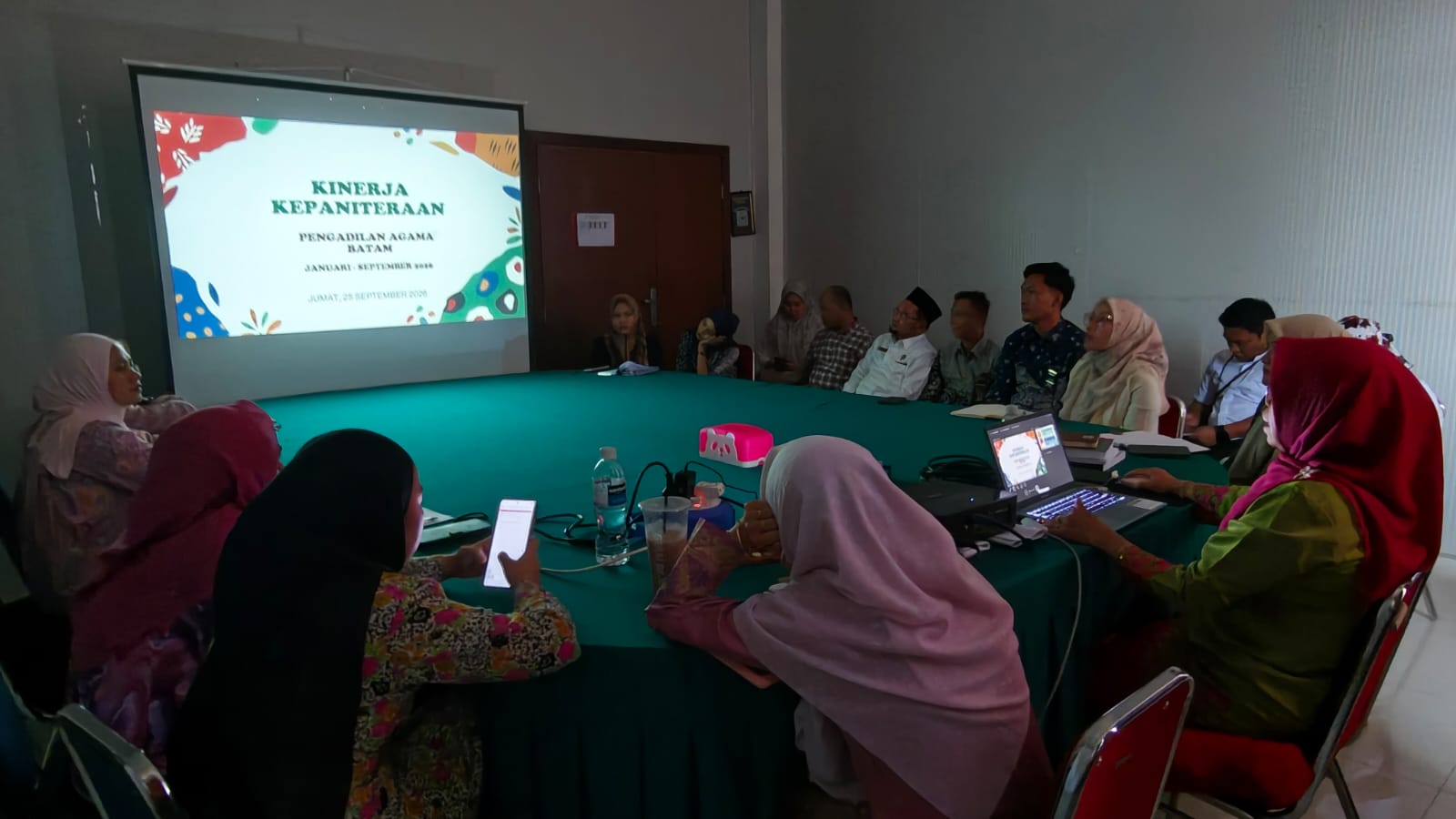 RAPAT KINERJA KEPANITERAAN PA BATAM: PERKUAT KOORDINASI DAN SEMANGAT PENGABDIAN